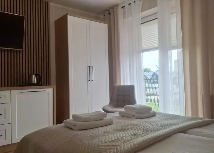 לינה וארוחת בוקר Ariadna 3*